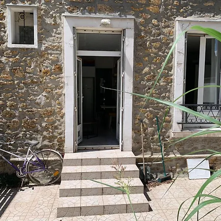 Studio Avec Terrasse Villemomble